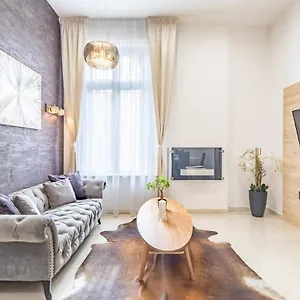 Splendid Perfectly Located Flat With Sauna Budapest
