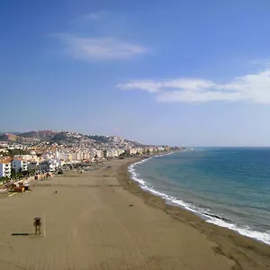 atico-con-solarium-a-metros-del-mar-en-malaga.es-andalucia.com/